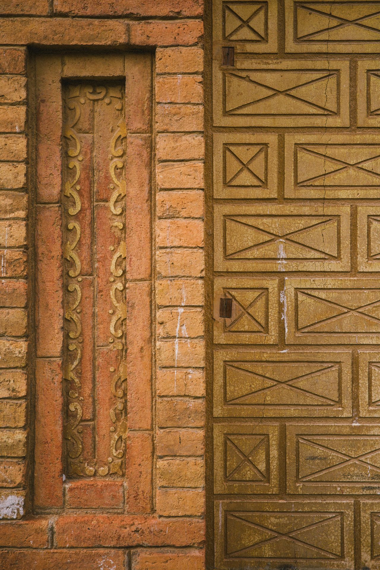 Seis paredes y dos puertas