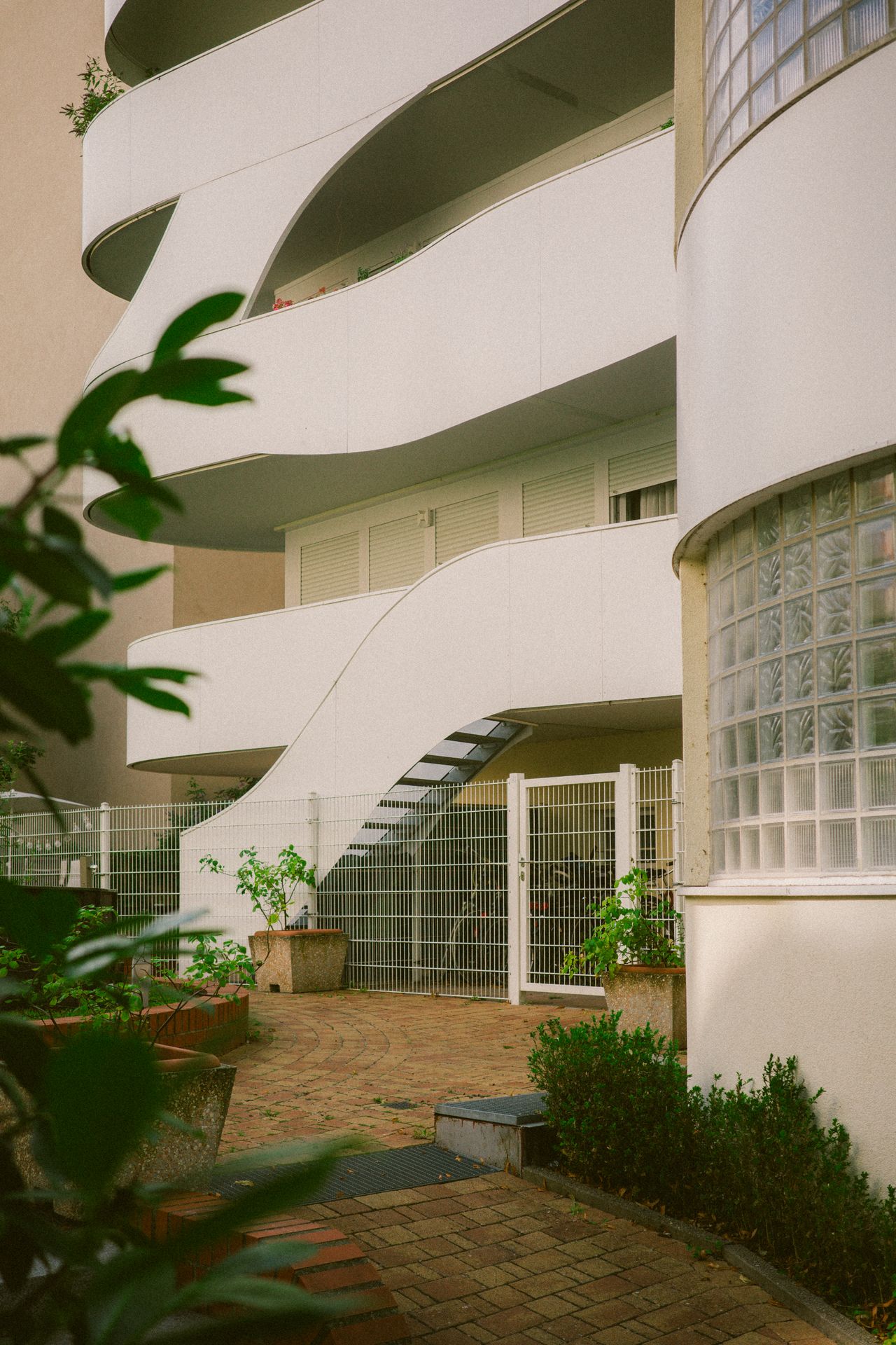 Friends are more important than federation Friends are more important than federation