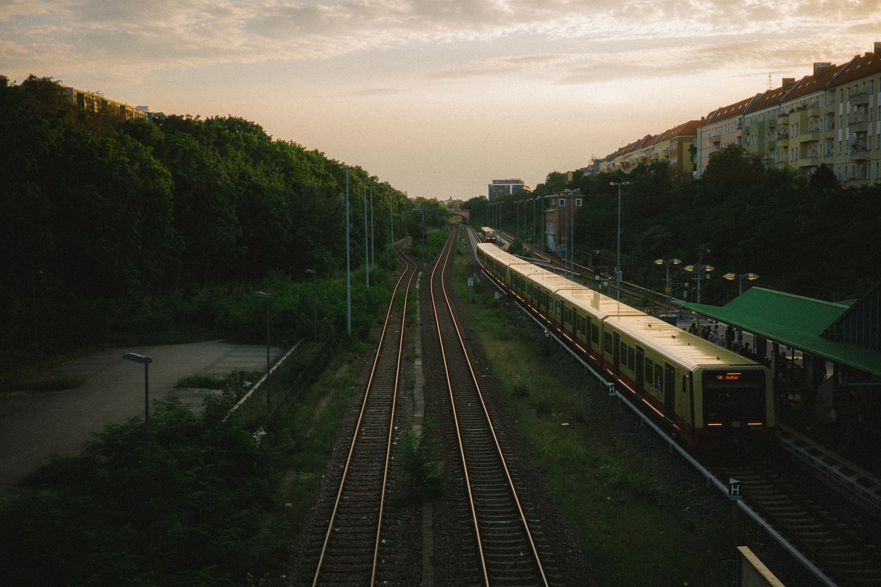 Friends are more important than federation Friends are more important than federation