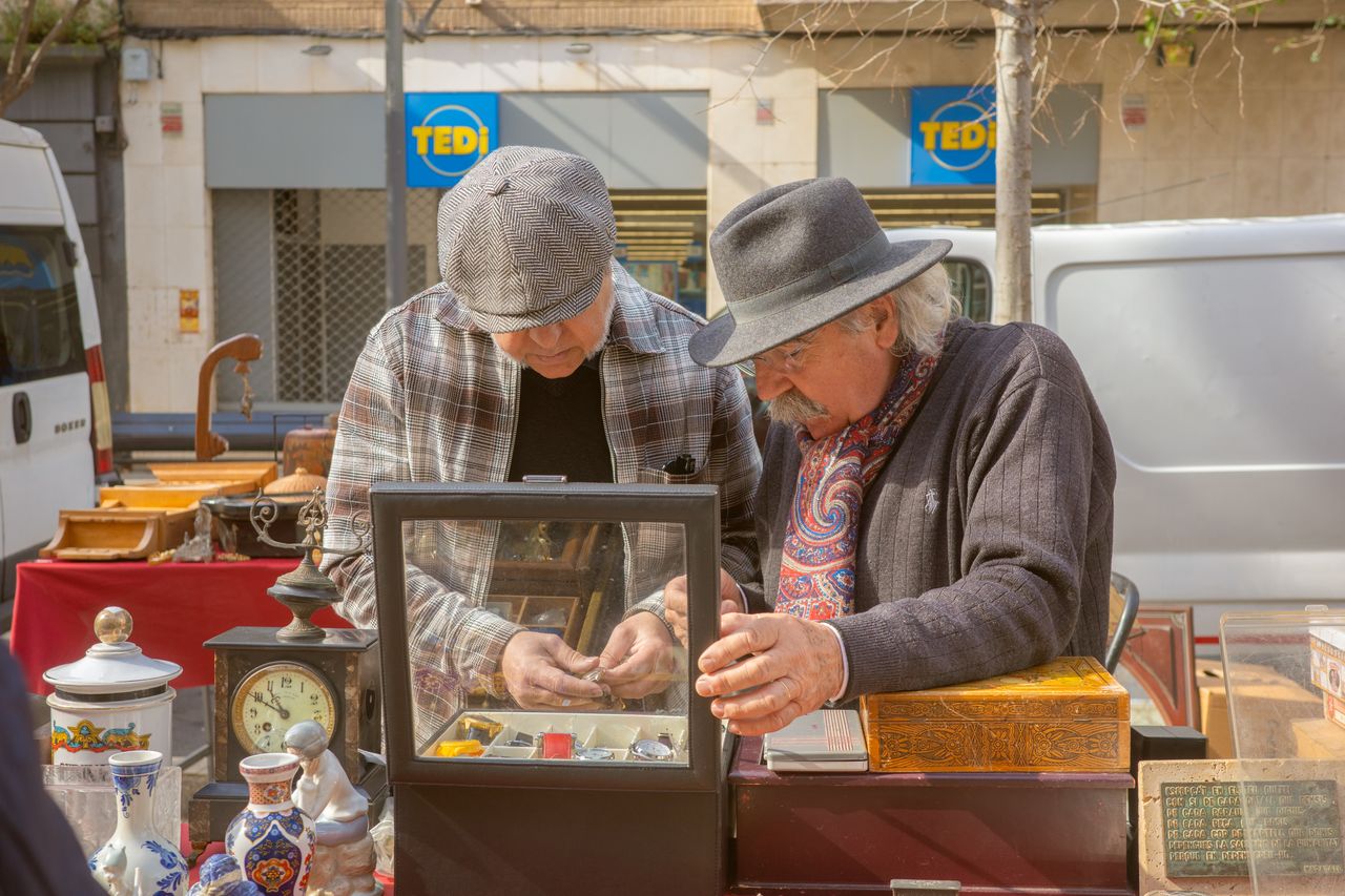 Antiquaris, Brocanters i Col·leccionistes Antiquaris, Brocanters i Col·leccionistes